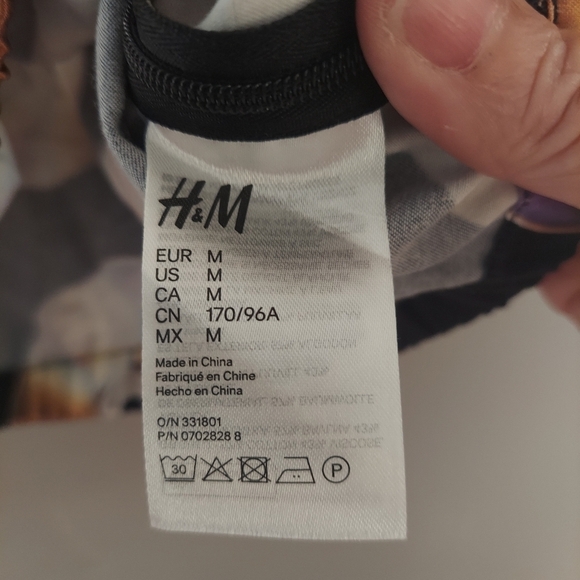 H&M MOSCHINO Limited Black CD Print Crop Top - Picture 10 of 13